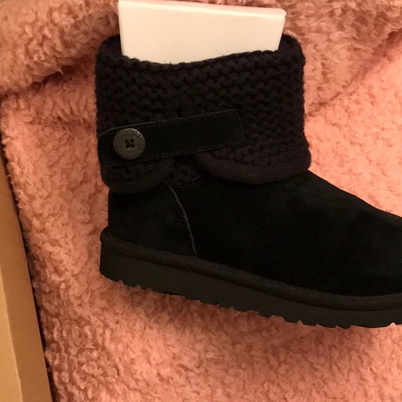 Ugg Girls boots (Gently used) - Picture 3 of 3